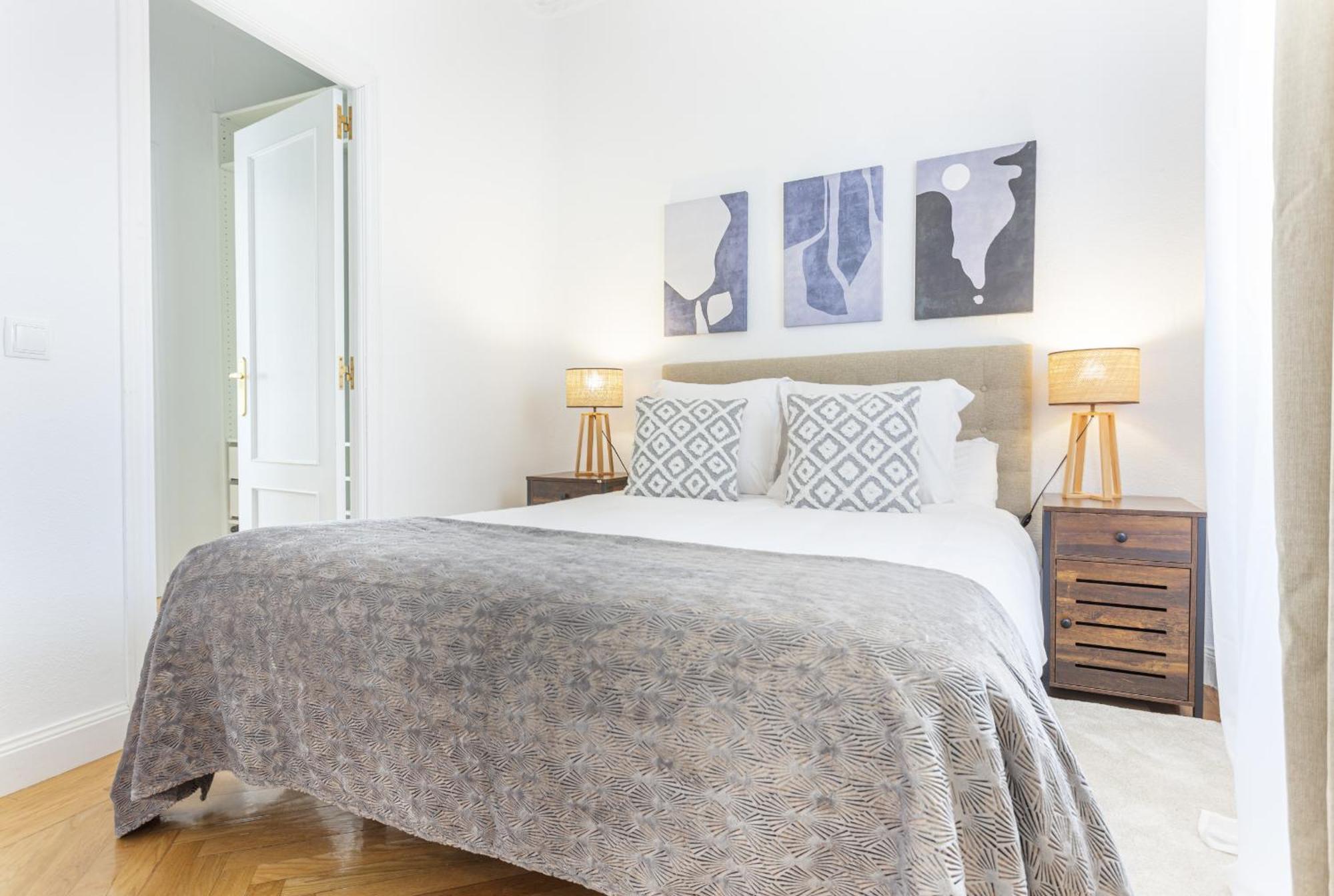 Apartamento Santa Ana Place En 마드리드 외부 사진